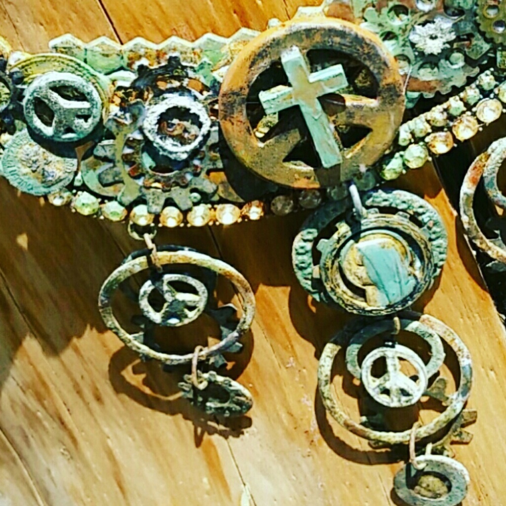 ๐ฅSOLD๐ฅSTEAMPUNK STATEMENT NECKLACE - Picture 3 of 6